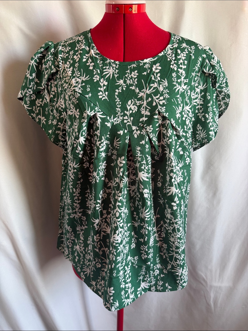 Green Floral Pleated Short Sleeve Blouse